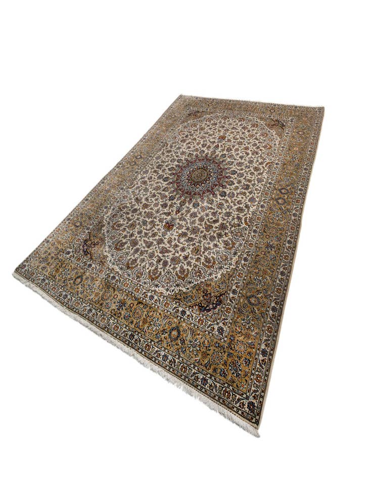 Detail image of 9' 8 x 12' 11 Kashan Wool Rug