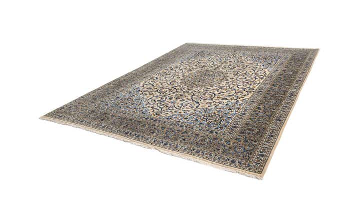 10' 1 x 12' 6 Kashan Wool Rug