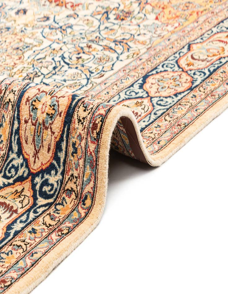 Detail image of 6' 10 x 11' 2 Kashan Rug