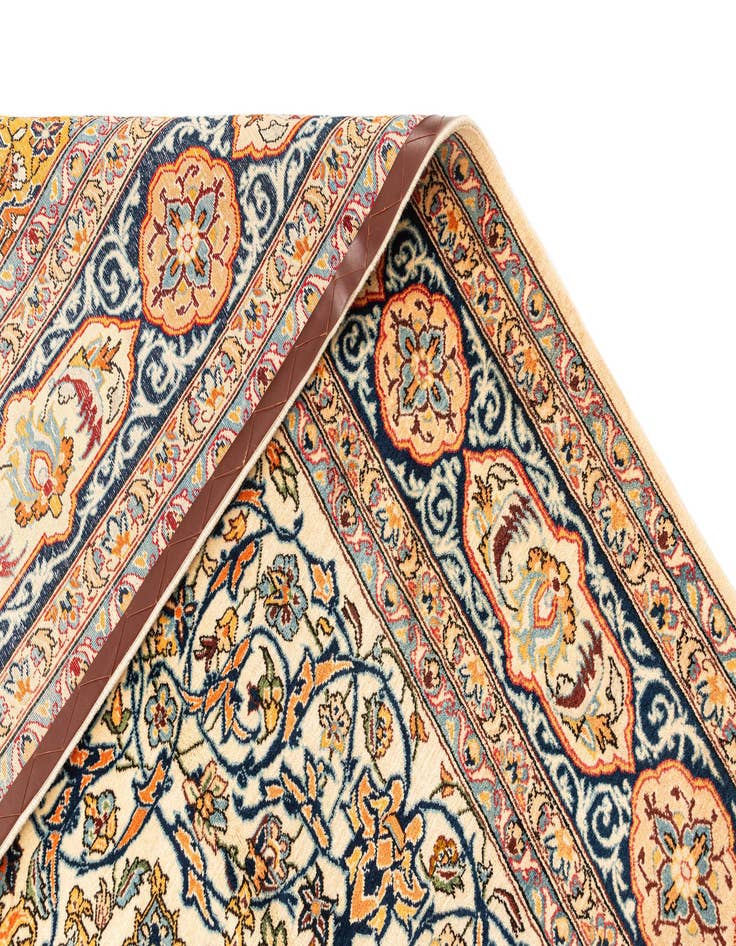 Detail image of 6' 10 x 11' 2 Kashan Rug