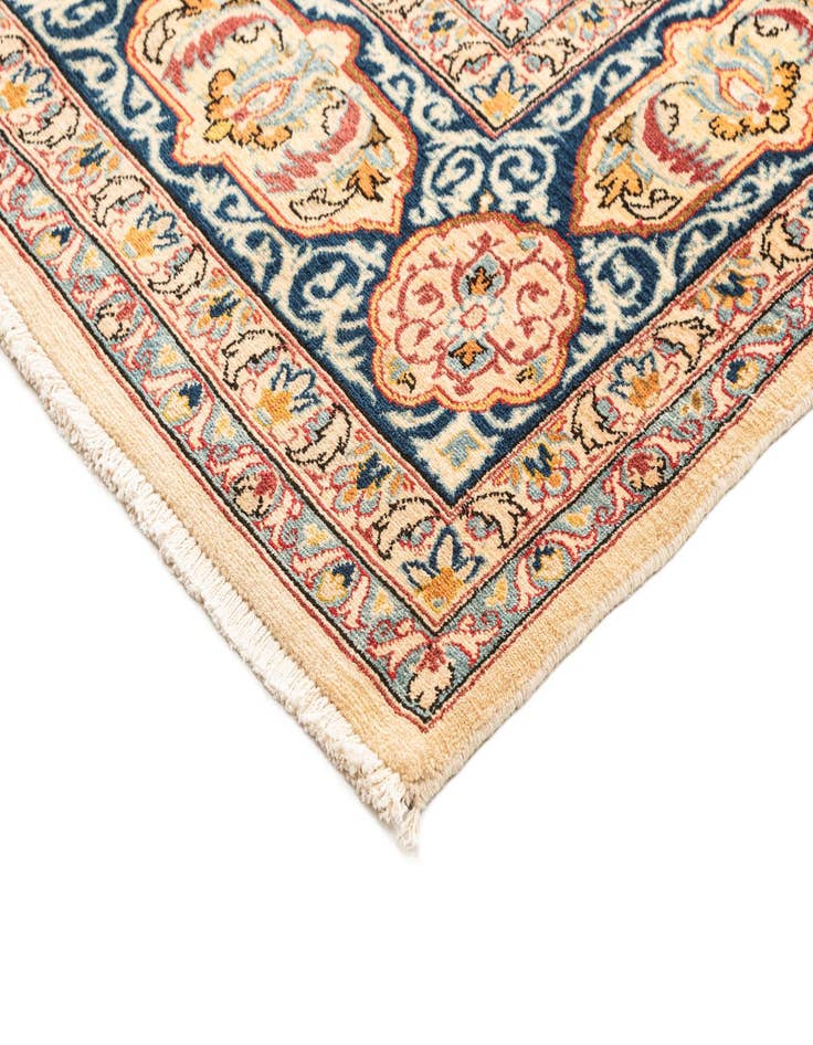 Detail image of 6' 10 x 11' 2 Kashan Rug