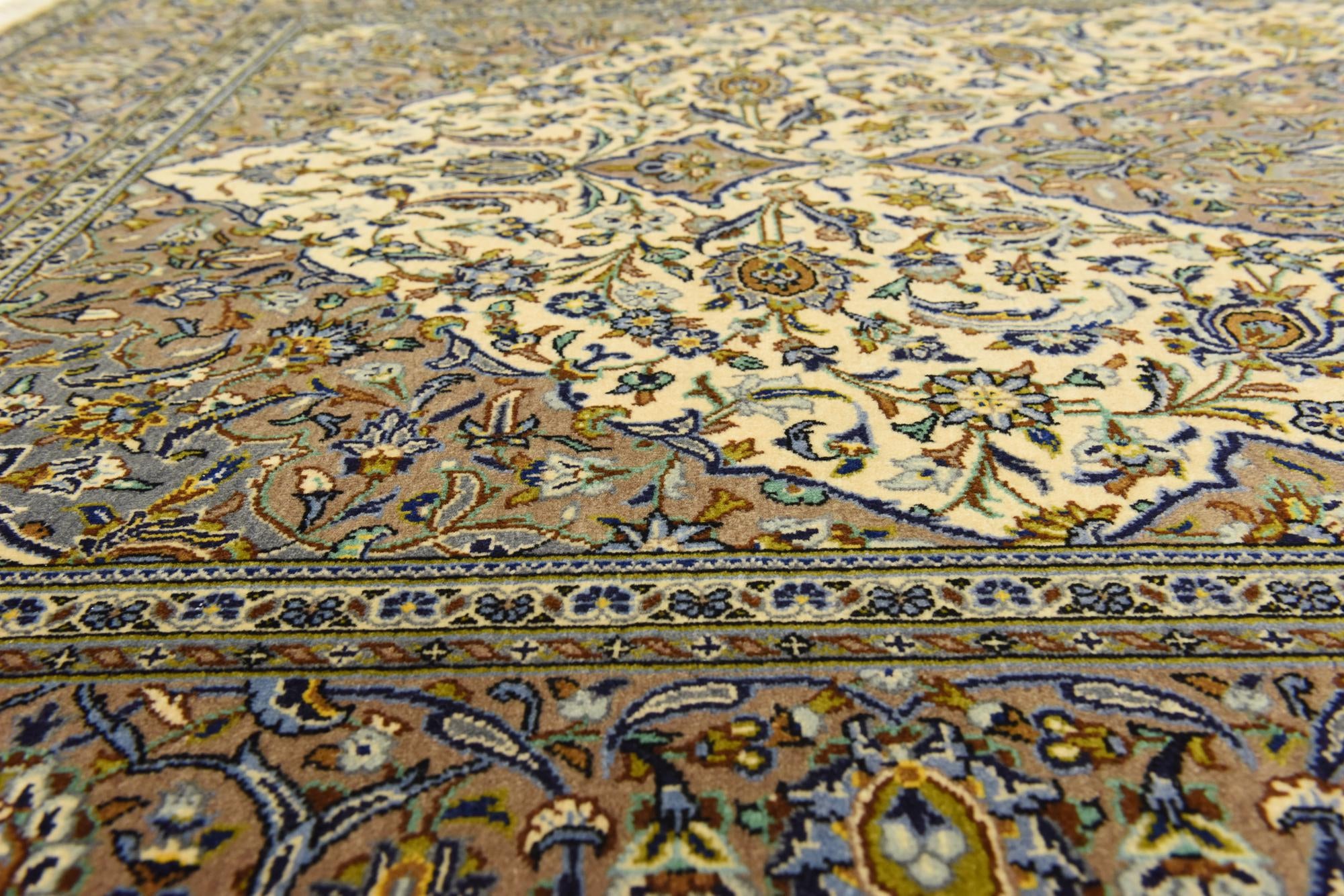 4' 6 x 7' 4 Hand Knotted Kashan Persian Rug