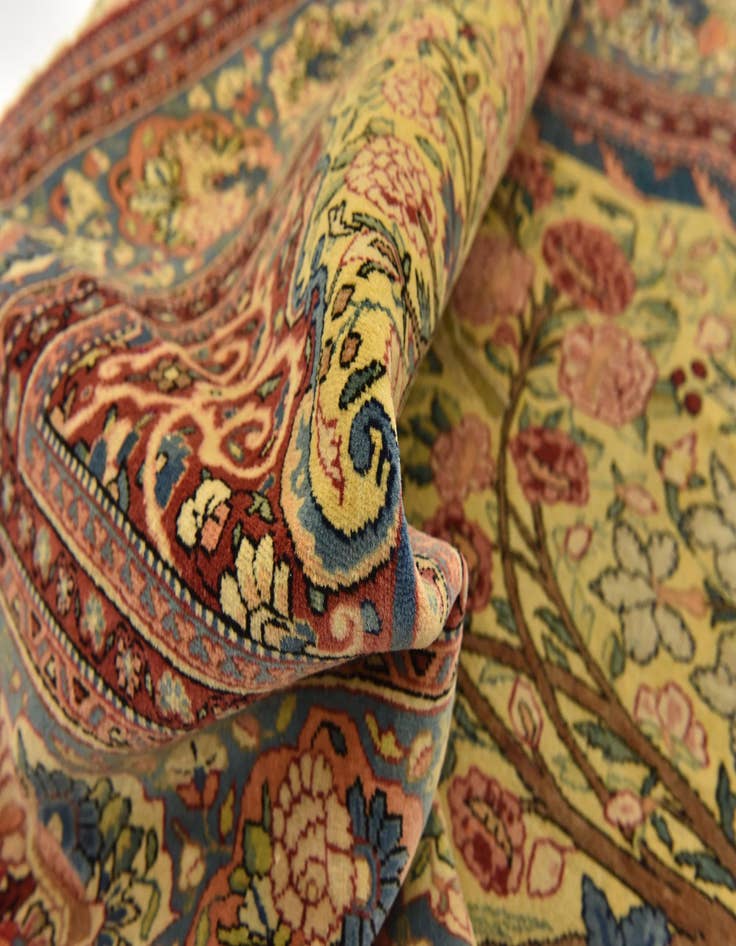 Detail image of 4' 6 x 6' 9 Hand Knotted Kashan Persian Rug