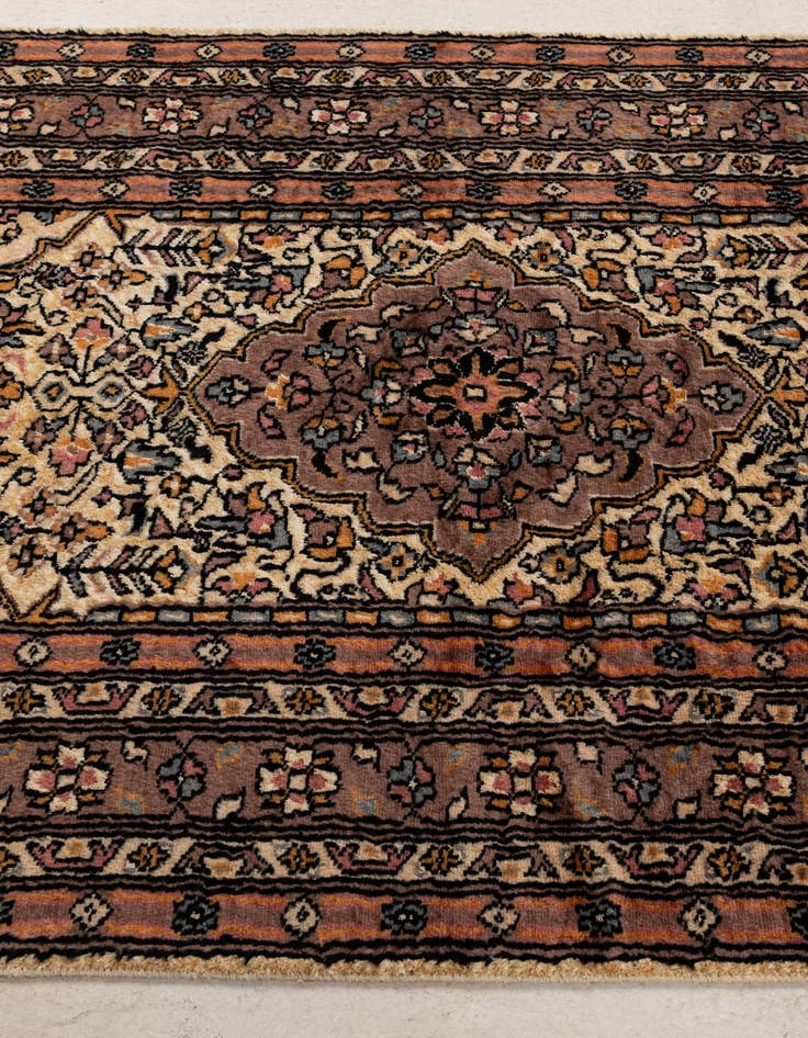 Detail image of 3' 2 x 5' 2  Hand Knotted Kashmir Oriental Rug