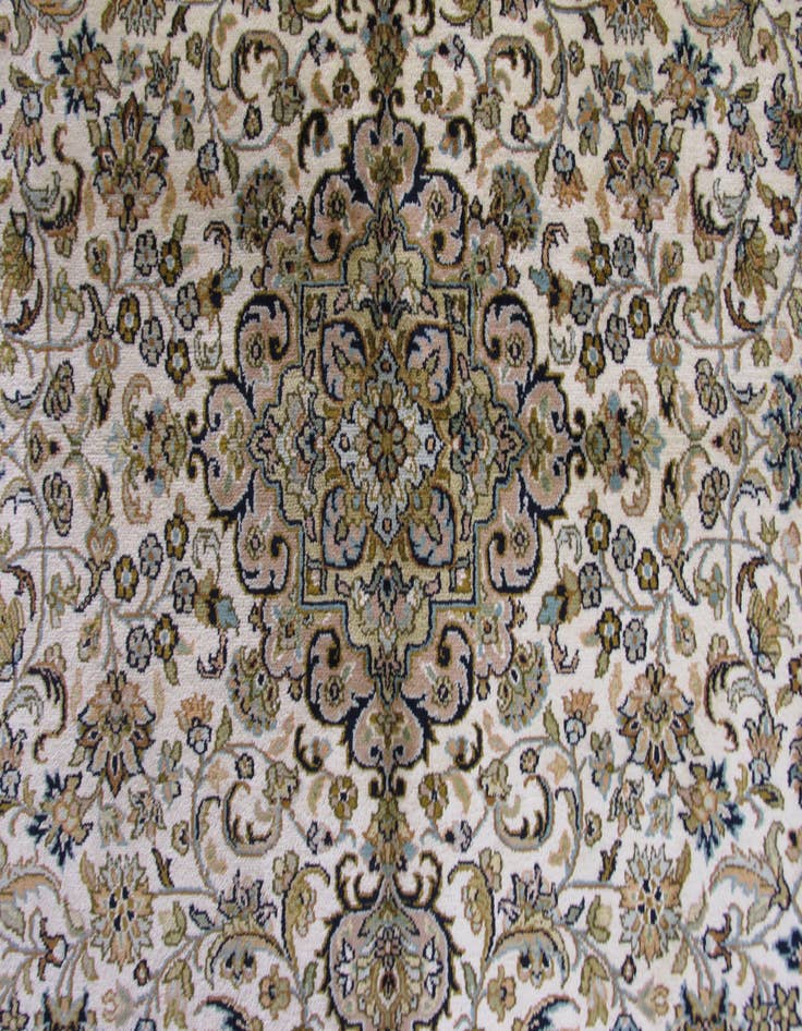 Detail image of 5' 3 x 7' 3 Hand Knotted Kashmir Oriental Rug