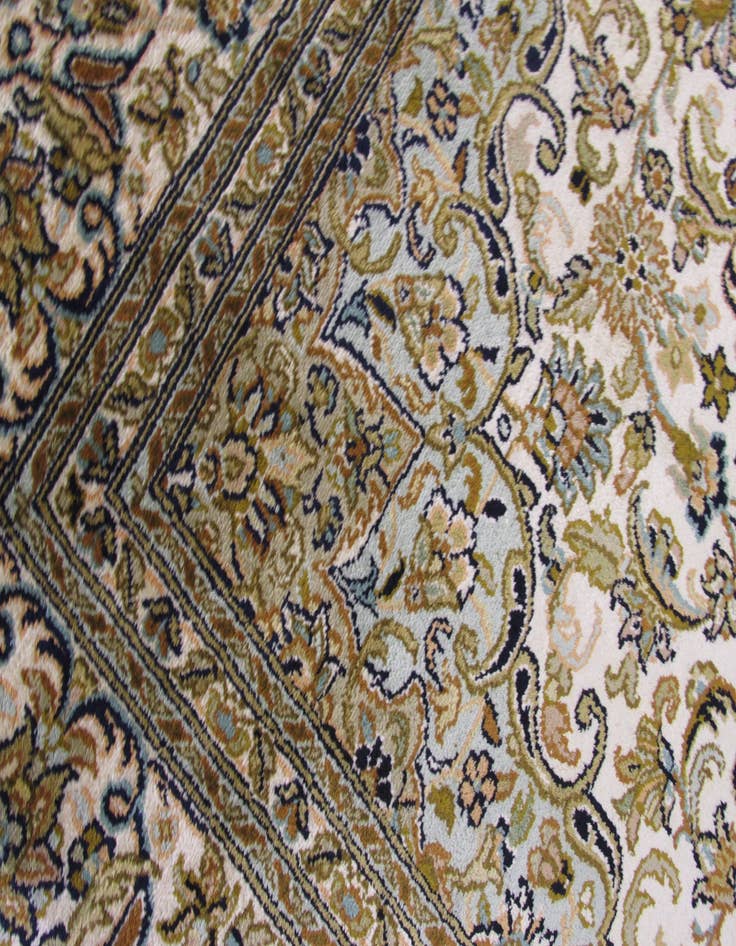 Detail image of 5' 3 x 7' 3 Hand Knotted Kashmir Oriental Rug