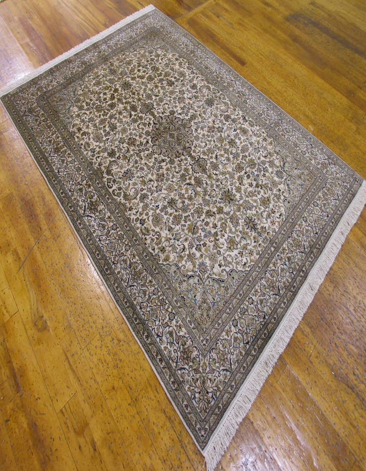 Detail image of 5' 3 x 7' 3 Hand Knotted Kashmir Oriental Rug