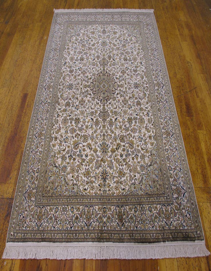 Detail image of 5' 3 x 7' 3 Hand Knotted Kashmir Oriental Rug