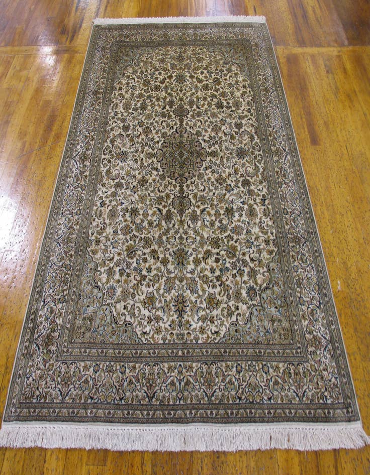 Detail image of 5' 3 x 7' 3 Hand Knotted Kashmir Oriental Rug