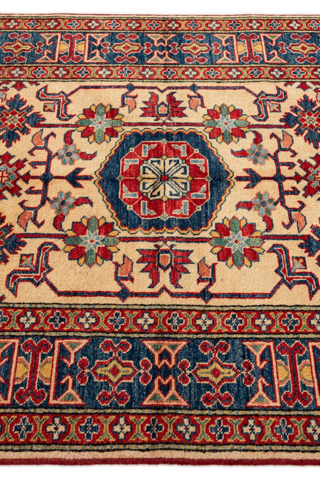 Detail image of 4' 3 x 6' 4 Hand Knotted Kazak Wool Rug