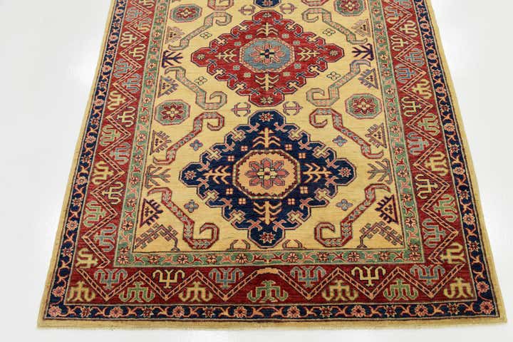 4' 9 x 6' 7 Hand Knotted Kazak Rug