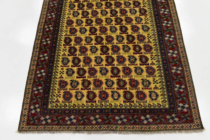 Detail image of 4' x 5' 6 Hand Knotted Kazak Rug
