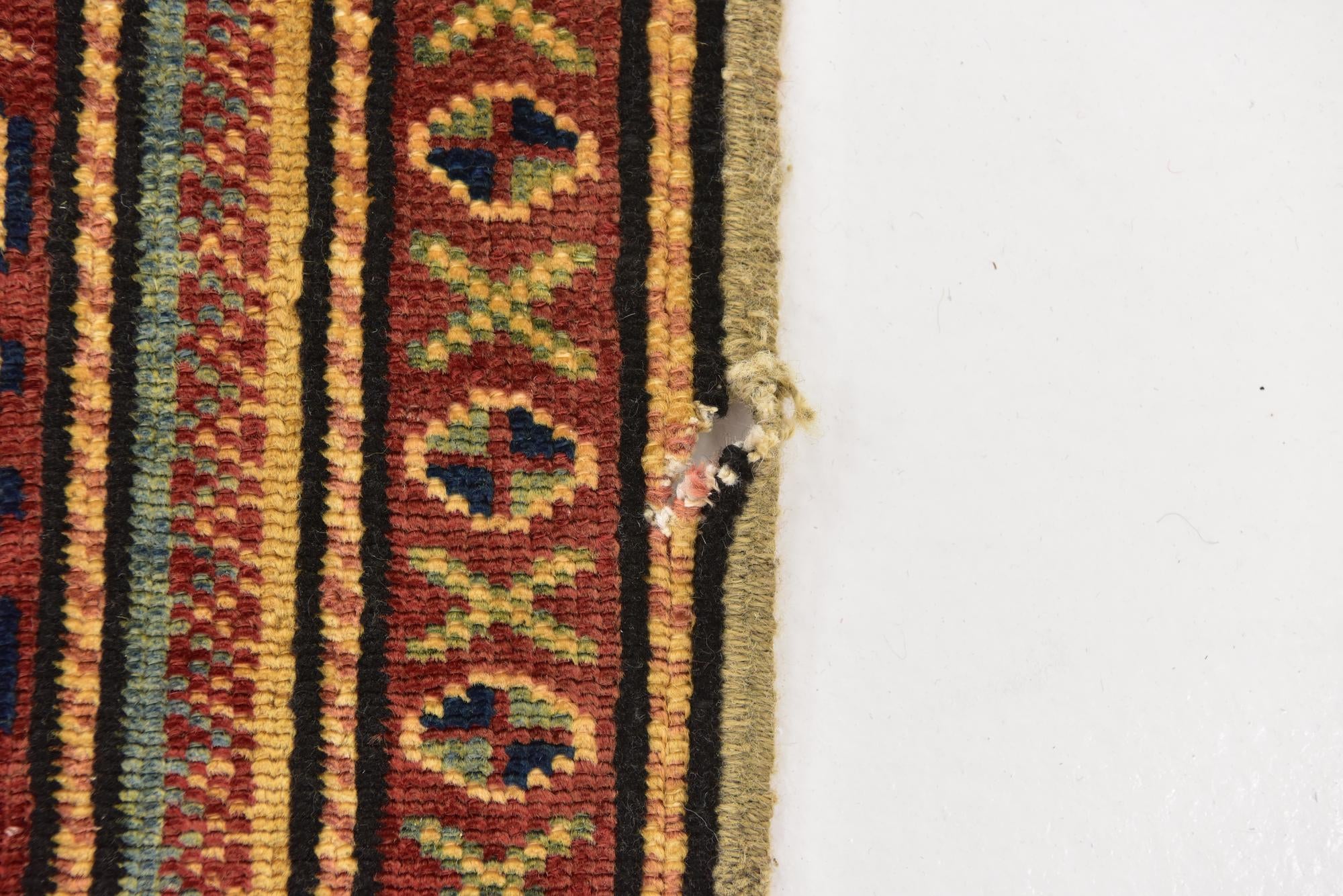 4' 10 x 5' 10 Hand Knotted Kazak Oriental Rug