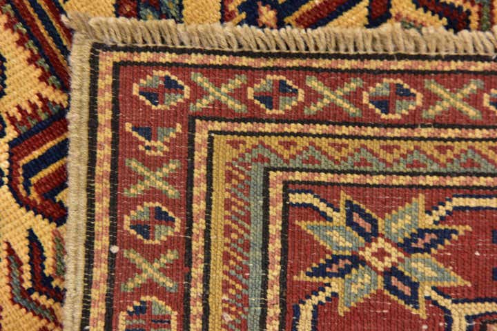 4' 10 x 5' 10 Hand Knotted Kazak Oriental Rug