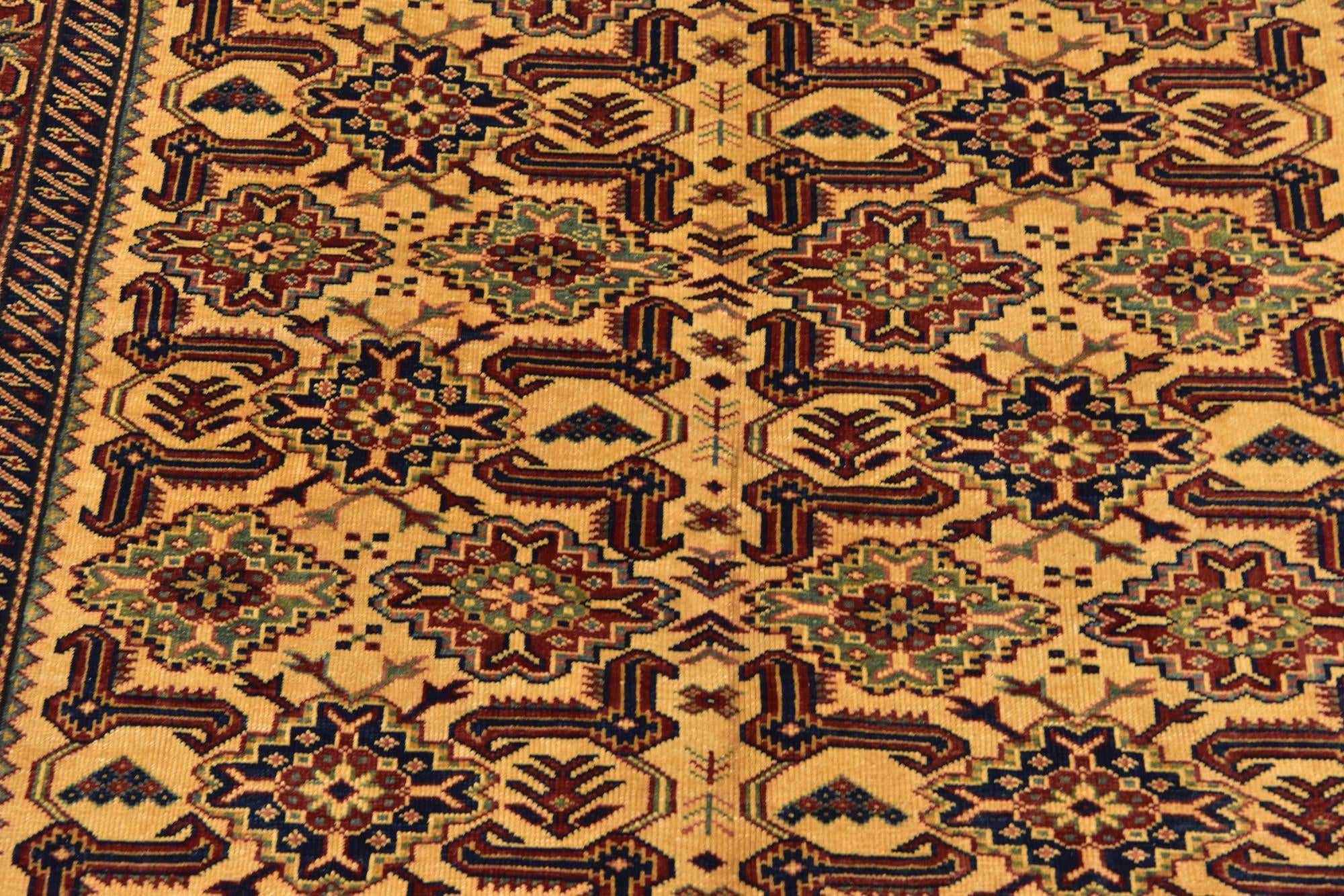 4' 10 x 5' 10 Hand Knotted Kazak Oriental Rug