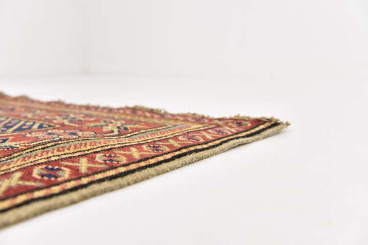 4' 10 x 5' 10 Hand Knotted Kazak Oriental Rug