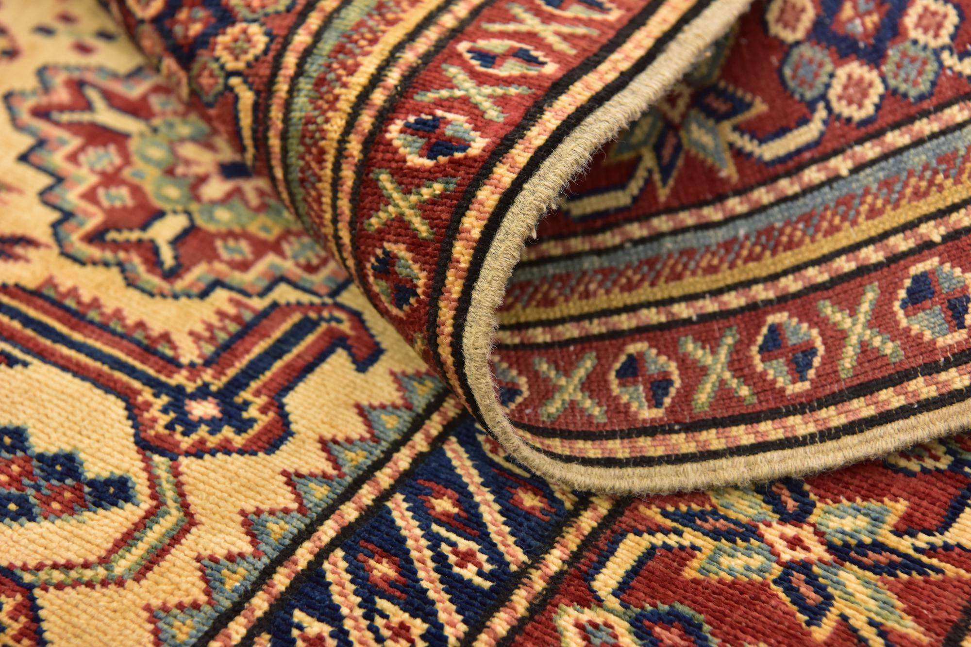 4' 10 x 5' 10 Hand Knotted Kazak Oriental Rug