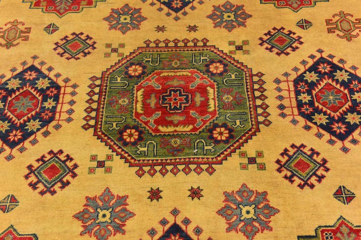 Detail image of 6' 7 x 9' 8 Hand Knotted Kazak Rug