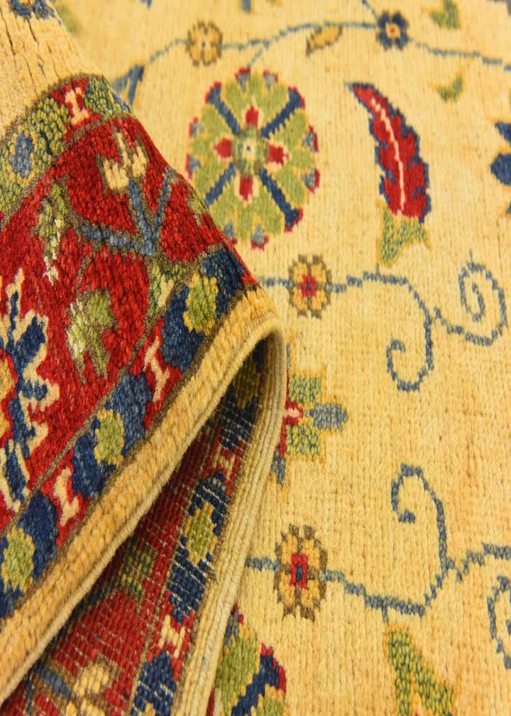 2' 7 x 4' 2 Hand Knotted Kazak Rug