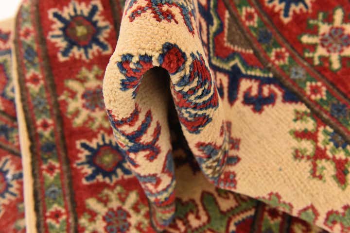 2' 7 x 4' Hand Knotted Kazak Rug