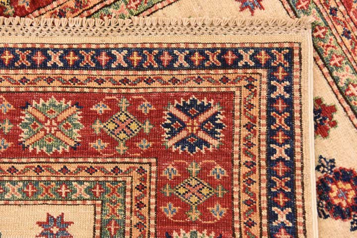 4' 10 x 6' 8 Hand Knotted Kazak Oriental Rug