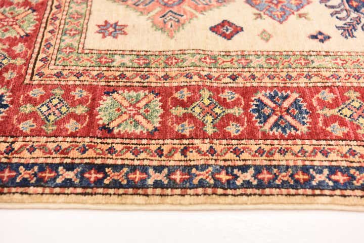 4' 10 x 6' 8 Hand Knotted Kazak Oriental Rug