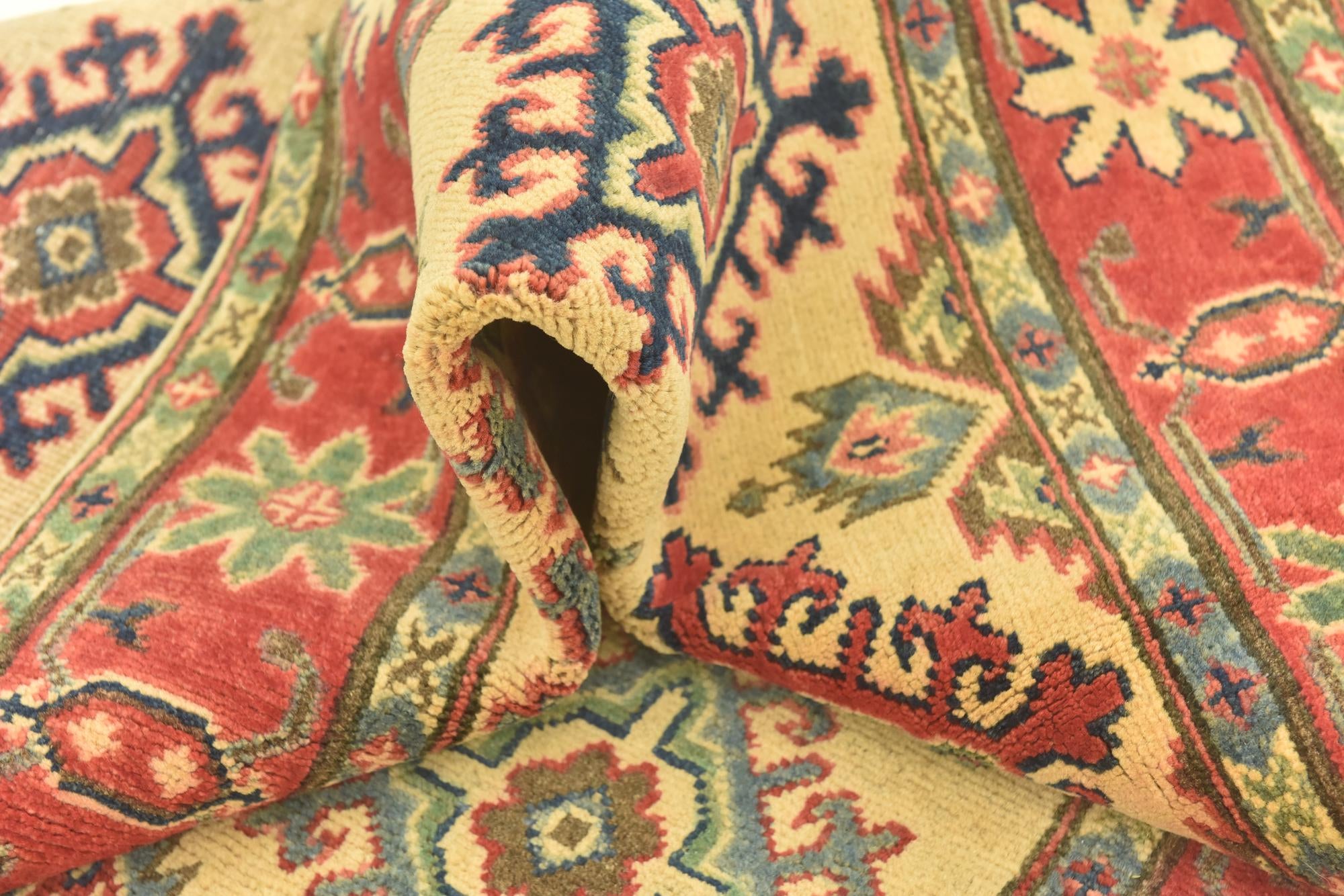 4' x 6' 1 Hand Knotted Kazak Rug