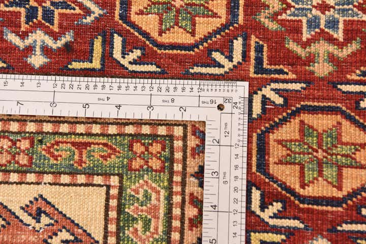 5' 6 x 7' 9 Hand Knotted Kazak Oriental Rug