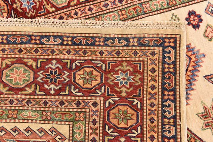 5' 6 x 7' 9 Hand Knotted Kazak Oriental Rug