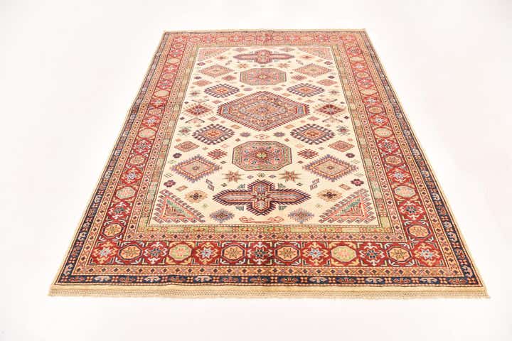 5' 6 x 7' 9 Hand Knotted Kazak Oriental Rug