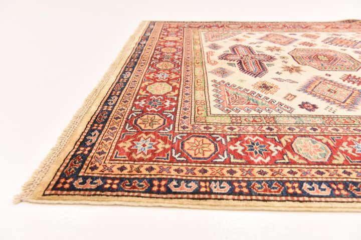 5' 6 x 7' 9 Hand Knotted Kazak Oriental Rug