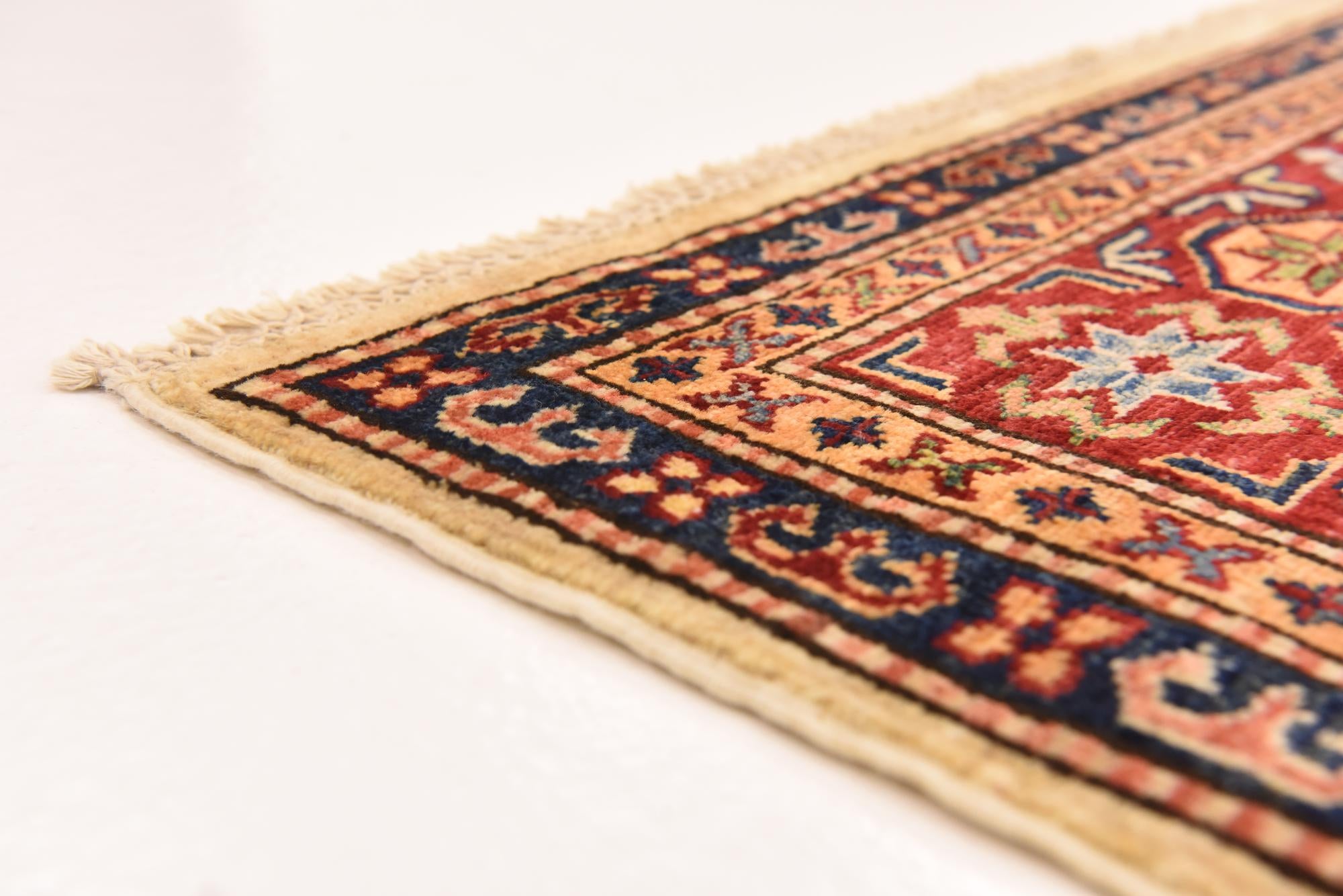 5' 6 x 7' 9 Hand Knotted Kazak Oriental Rug