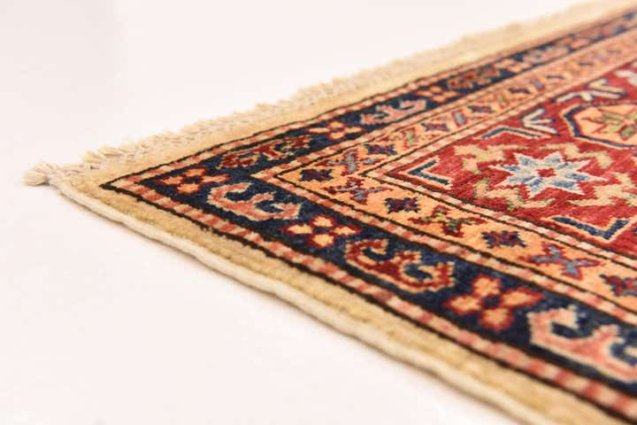 5' 6 x 7' 9 Hand Knotted Kazak Oriental Rug