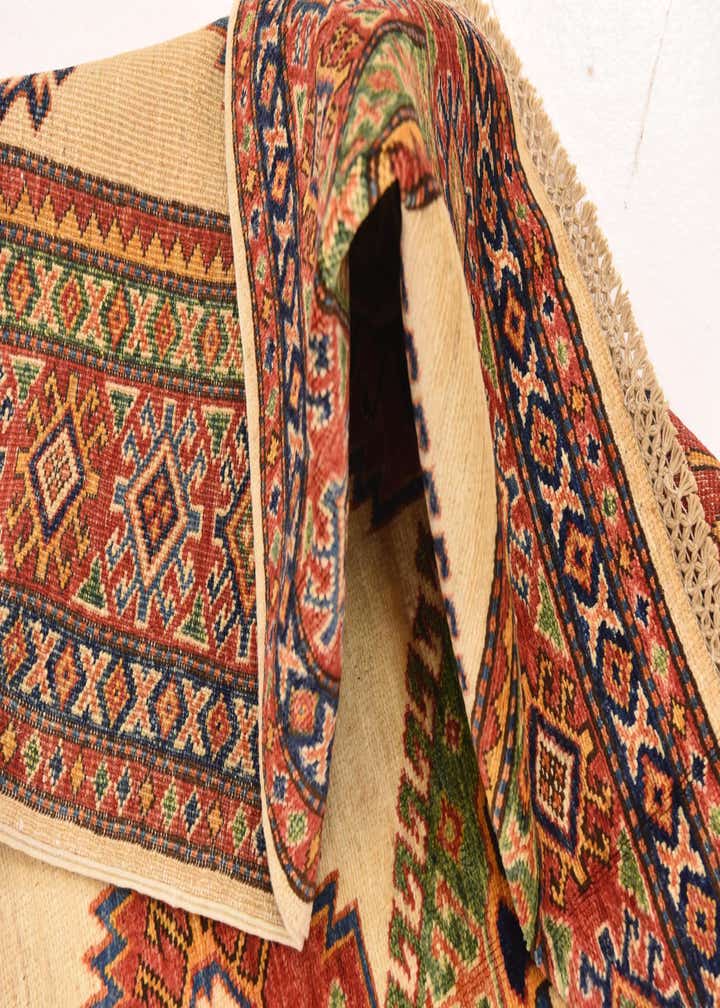 5' 8 x 7' 7 Hand Knotted Kazak Oriental Rug