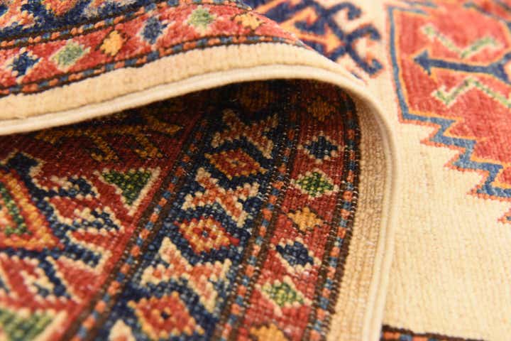5' 8 x 7' 7 Hand Knotted Kazak Oriental Rug