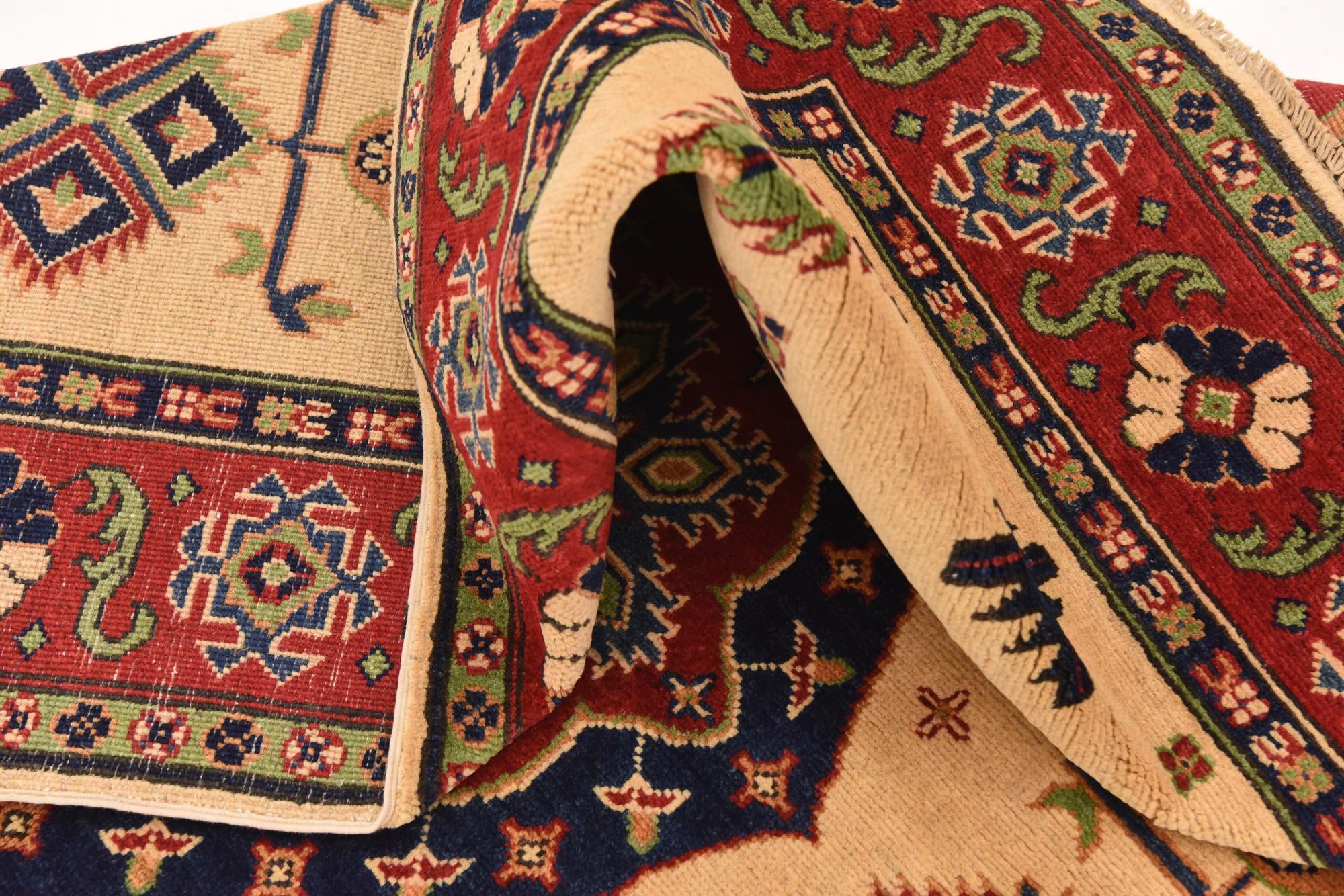 5' 6 x 7' 9 Hand Knotted Kazak Rug