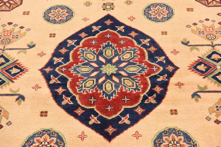 5' 6 x 7' 9 Hand Knotted Kazak Rug