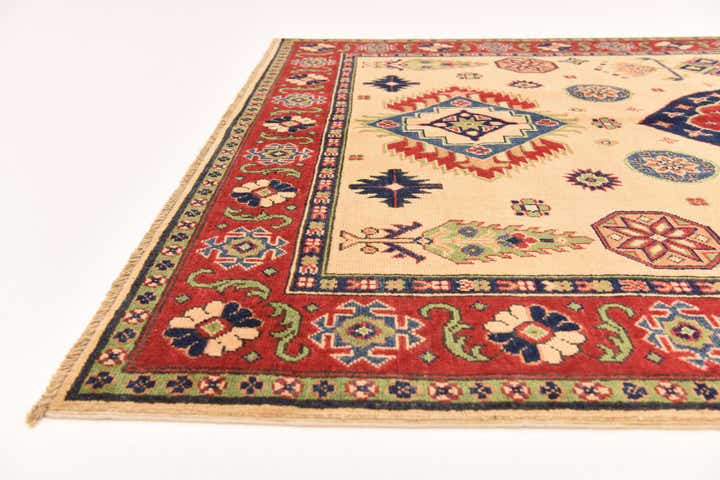 5' 6 x 7' 9 Hand Knotted Kazak Rug