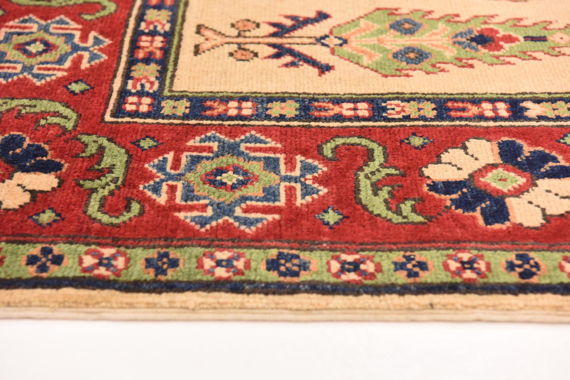 5' 6 x 7' 9 Hand Knotted Kazak Rug