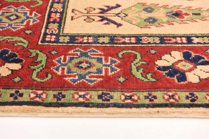 5' 6 x 7' 9 Hand Knotted Kazak Rug