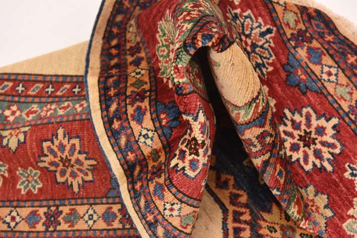 5' 9 x 8' 7 Hand Knotted Kazak Oriental Rug