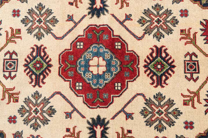 5' 9 x 7' 10 Hand Knotted Kazak Rug
