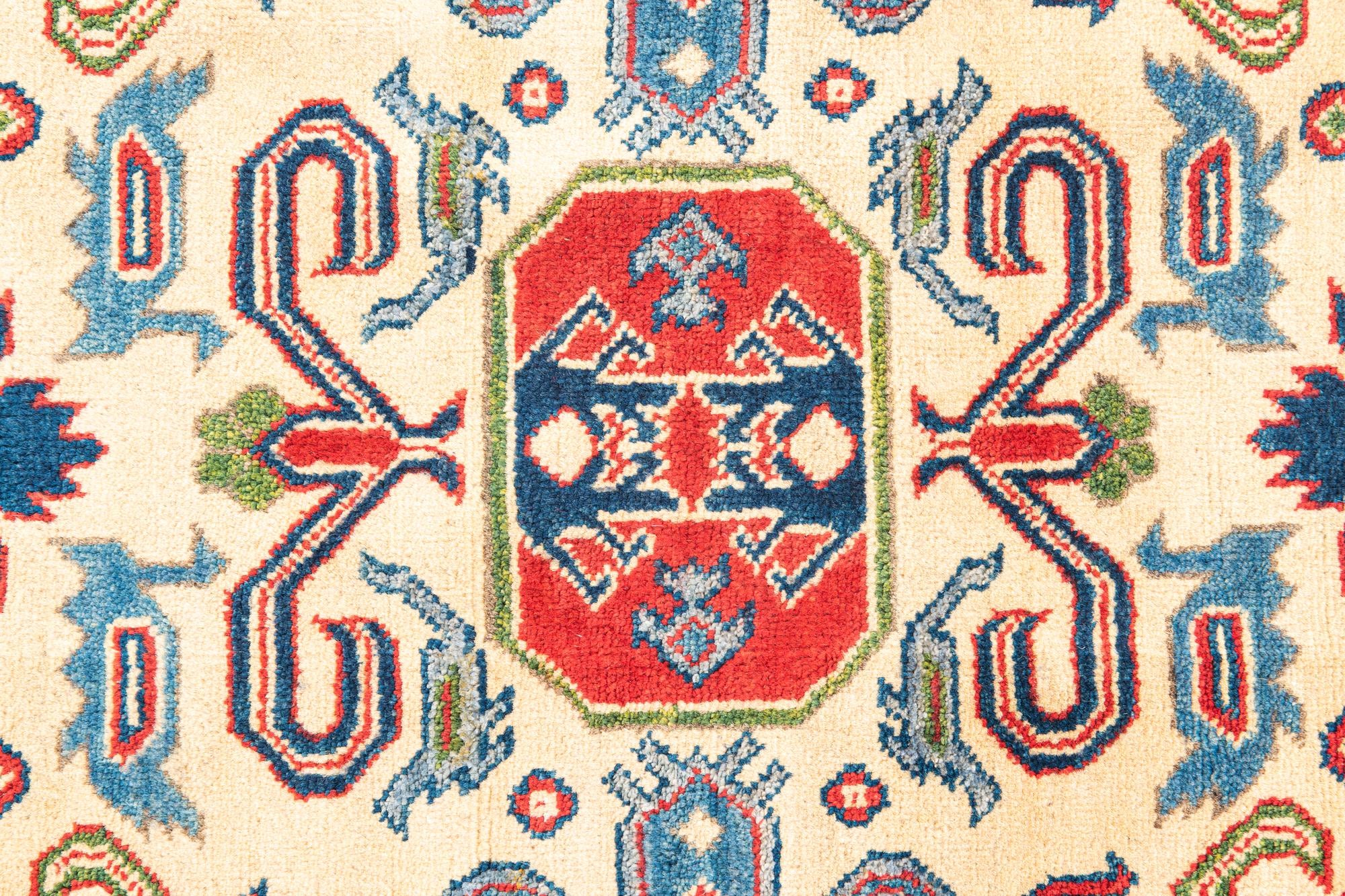 4' x 6' 1 Hand Knotted Kazak Rug