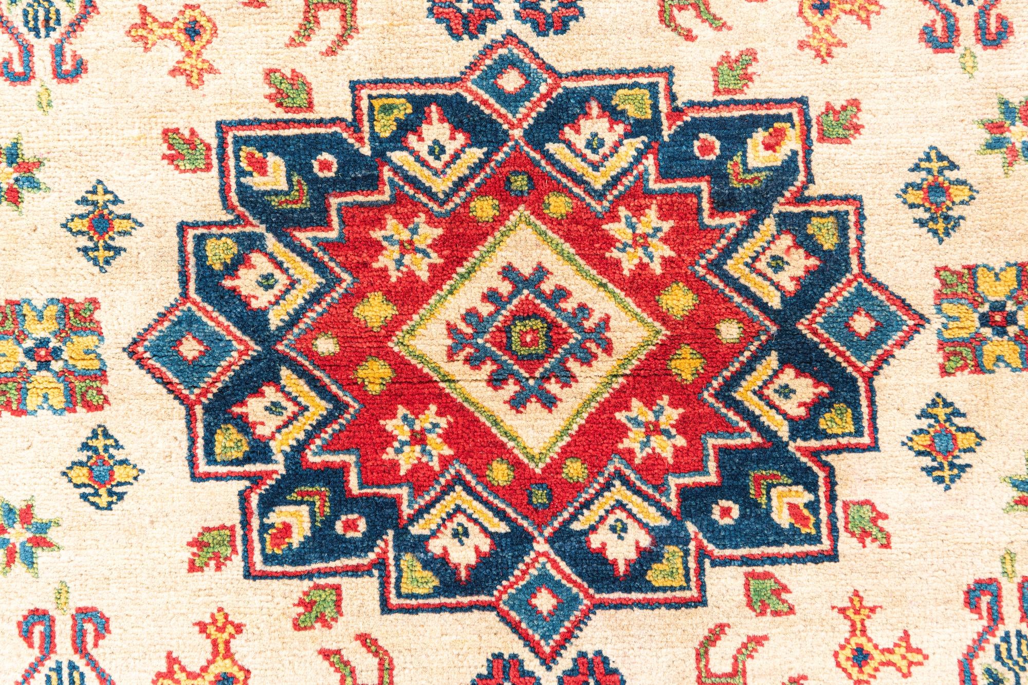 4' x 6' 1 Hand Knotted Kazak Rug