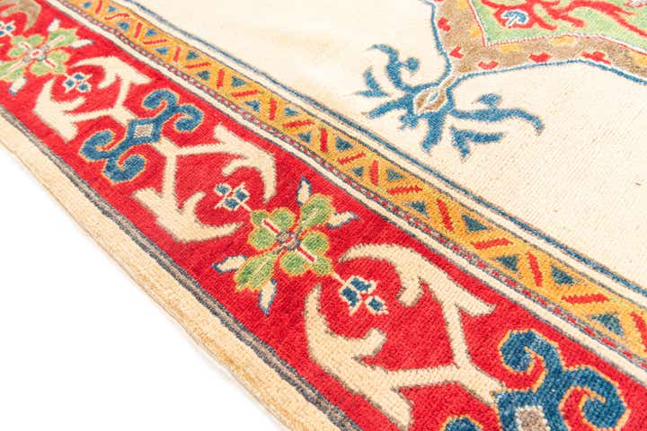 5' 6 x 7' 8 Hand Knotted Kazak Rug