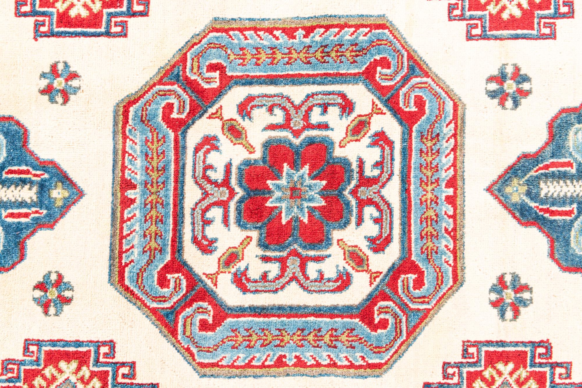 5' 6 x 7' 7 Hand Knotted Kazak Rug