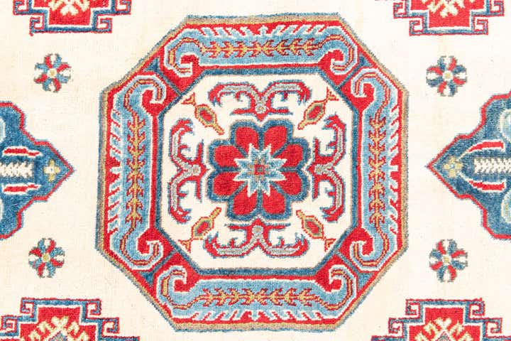 5' 6 x 7' 7 Hand Knotted Kazak Rug