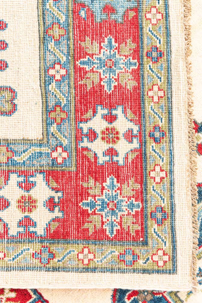 5' 6 x 7' 7 Hand Knotted Kazak Rug