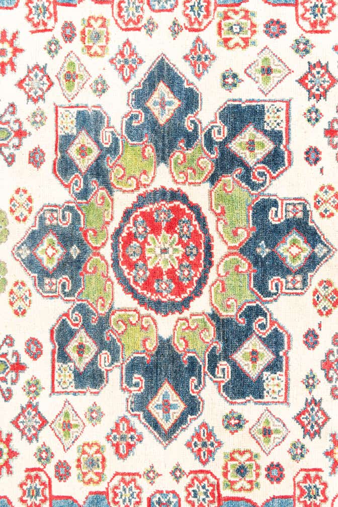 5' 2 x 6' 8 Hand Knotted Kazak Rug