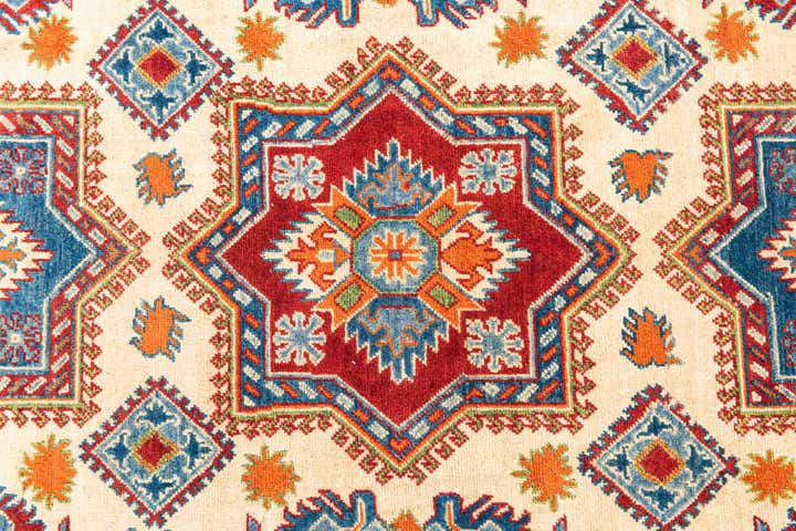 6' x 9' Hand Knotted Kazak Rug
